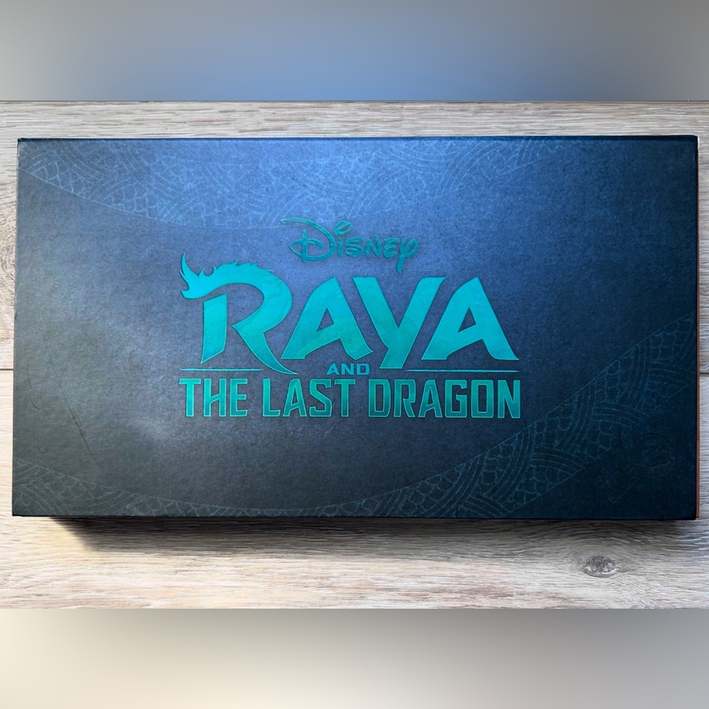 Disney Raya and The Last Dragon Exclusive Pin Collector's Box